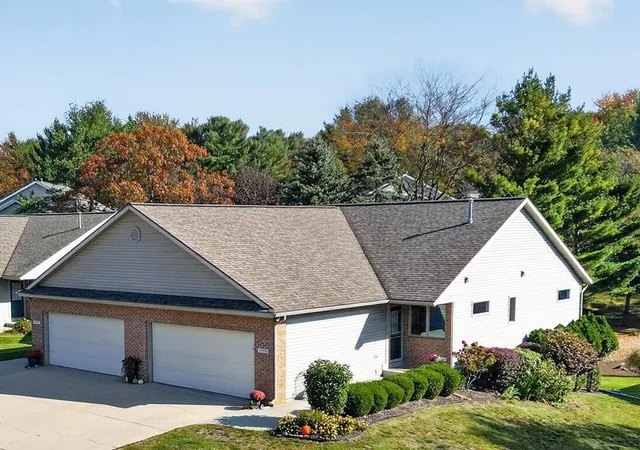 Condo for sale at 17570 Park Pl Cir, Spring Lake, MI 49456 | MLS# 71026055202