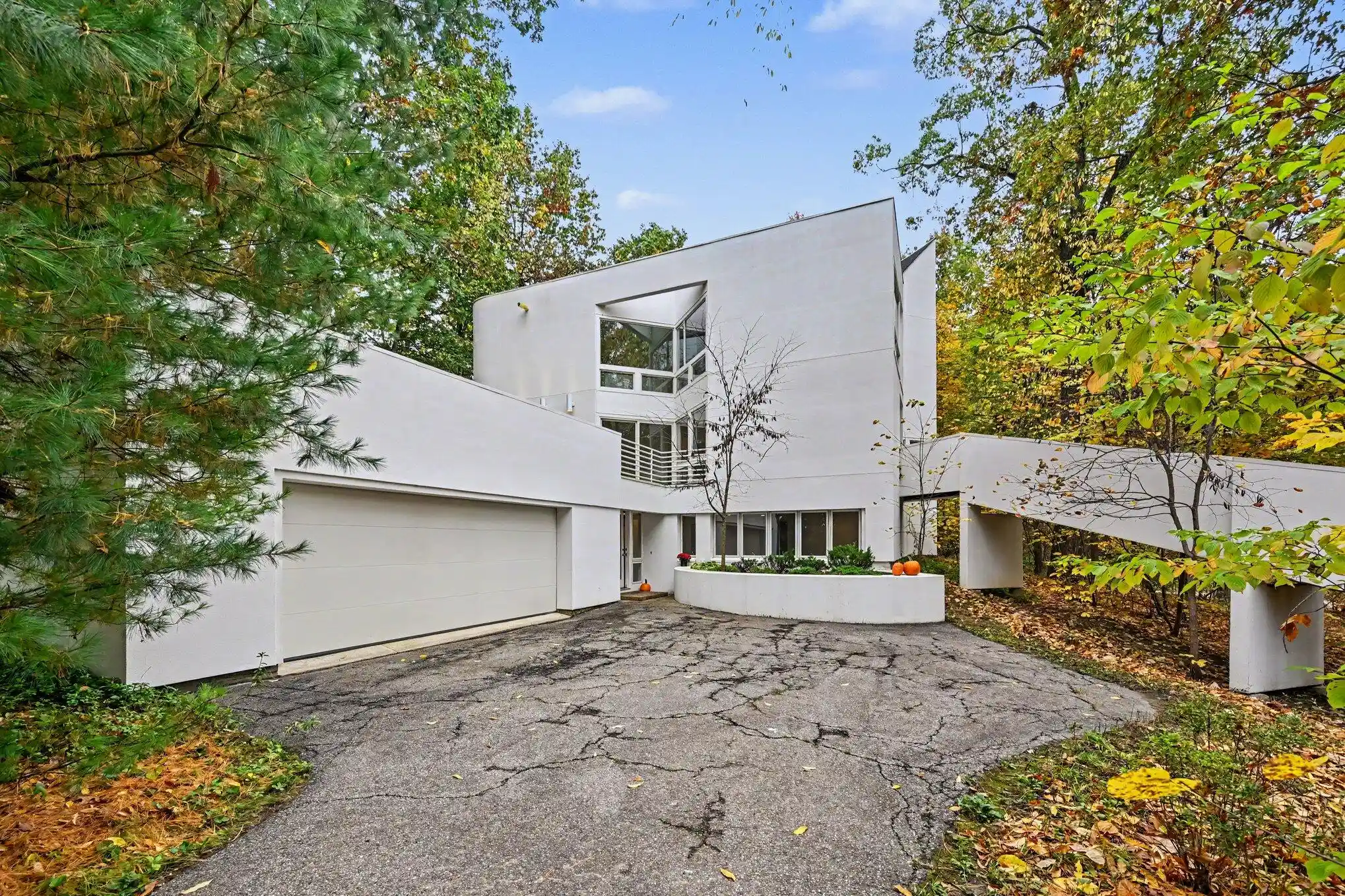 Photo 1 of Single family home for sale at 200 Riverview Dr, Ann Arbor, MI 48104 | MLS# 81026055212 | Listing updated on 2026-10-21