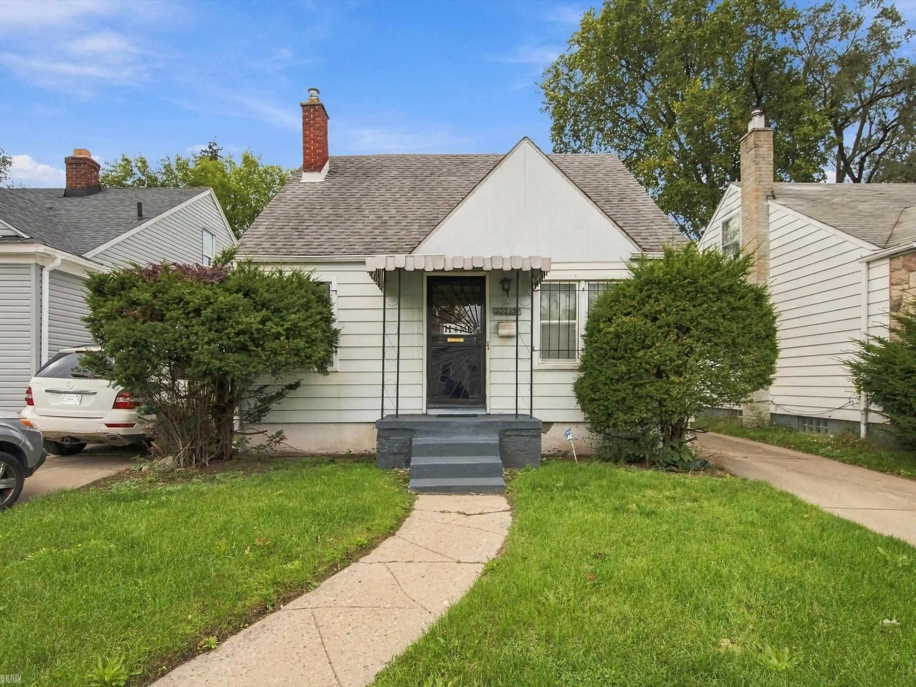 Photo 1 of Sale Pending at 20215 Russell St, Highland Park, MI 48203 | MLS# 58050225130 | Listing updated on 2026-10-22