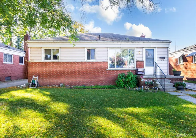 Photo 1 of Sale Pending at 28931 Joan St, Saint Clair Shores, MI 48081 | MLS# 20261084153 | Listing updated on 2026-10-28