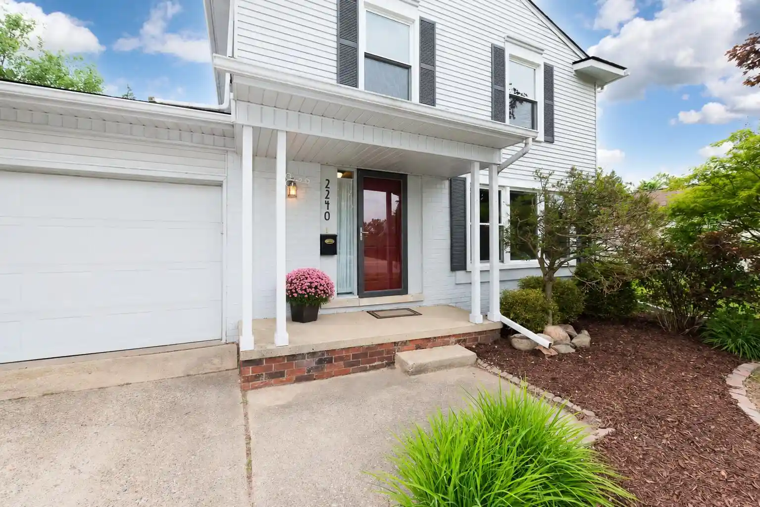 Photo 1 of Single family home for sale at 2240 Steeplechase Dr, Ann Arbor, MI 48103 | MLS# 81026055254 | Listing updated on 2026-10-16