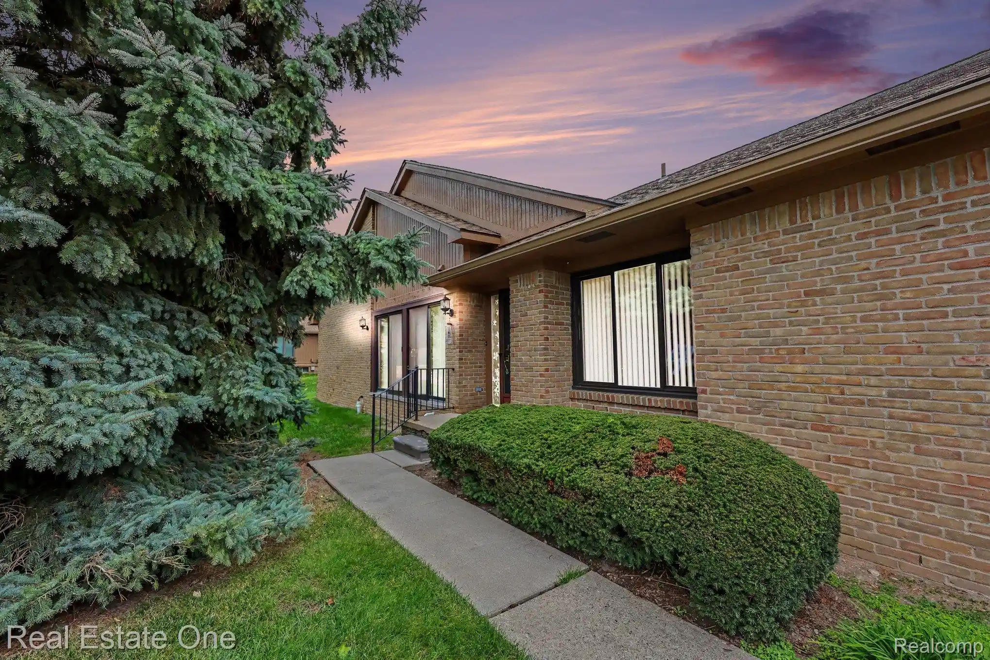 Photo 1 of Condo for sale at 2193 London Brg Dr, Rochester Hills, MI 48307 | MLS# 20261084189 | Listing updated on 2026-10-18