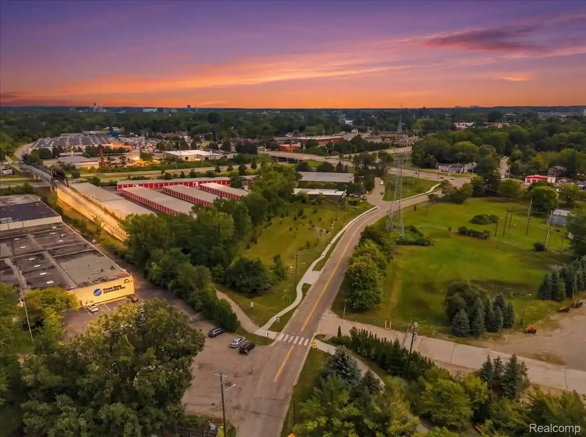 Photo 1 of Land for sale at 1992 Pontiac Dr, Sylvan Lake, MI 48320 | MLS# 20261084192 | Listing updated on 2026-10-19