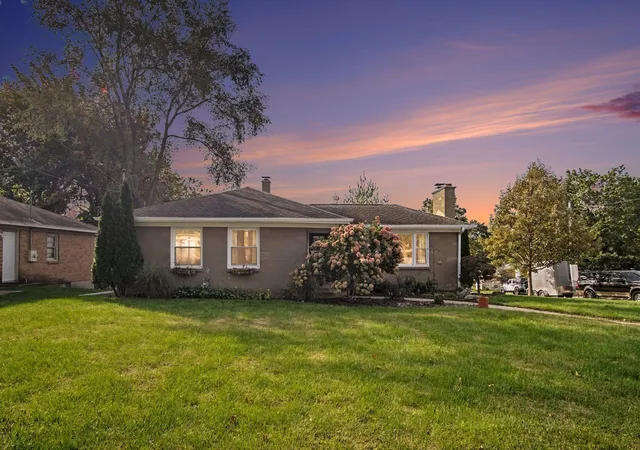 Photo 1 of Sale Pending at 1706 Boston St Se, Grand Rapids, MI 49506 | MLS# 65026055257 | Listing updated on 2026-10-29