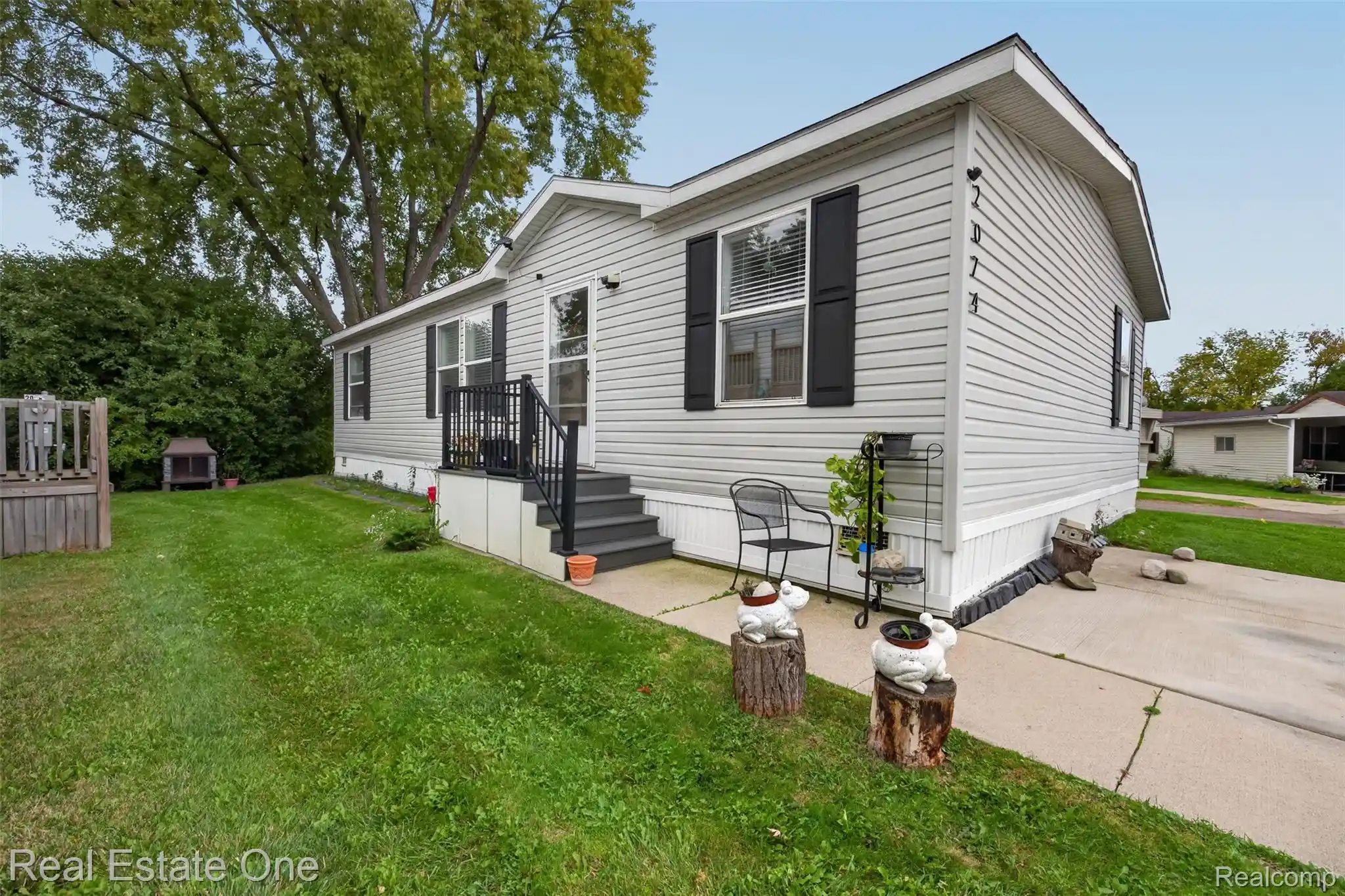 Photo 1 of Single family home for sale at 2074 Kevin Dr, Troy, MI 48083 | MLS# 20261084205 | Listing updated on 2026-10-21