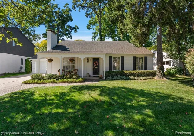 Photo 1 of Sale Pending at 936 S Glenhurst Dr, Birmingham, MI 48009 | MLS# 20261084234 | Listing updated on 2026-10-26