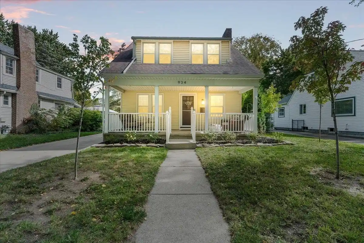 Photo 1 of Sale Pending at 934 N Park St, Owosso City Shiawassee, MI 48867 | MLS# 60050225157 | Listing updated on 2026-10-22