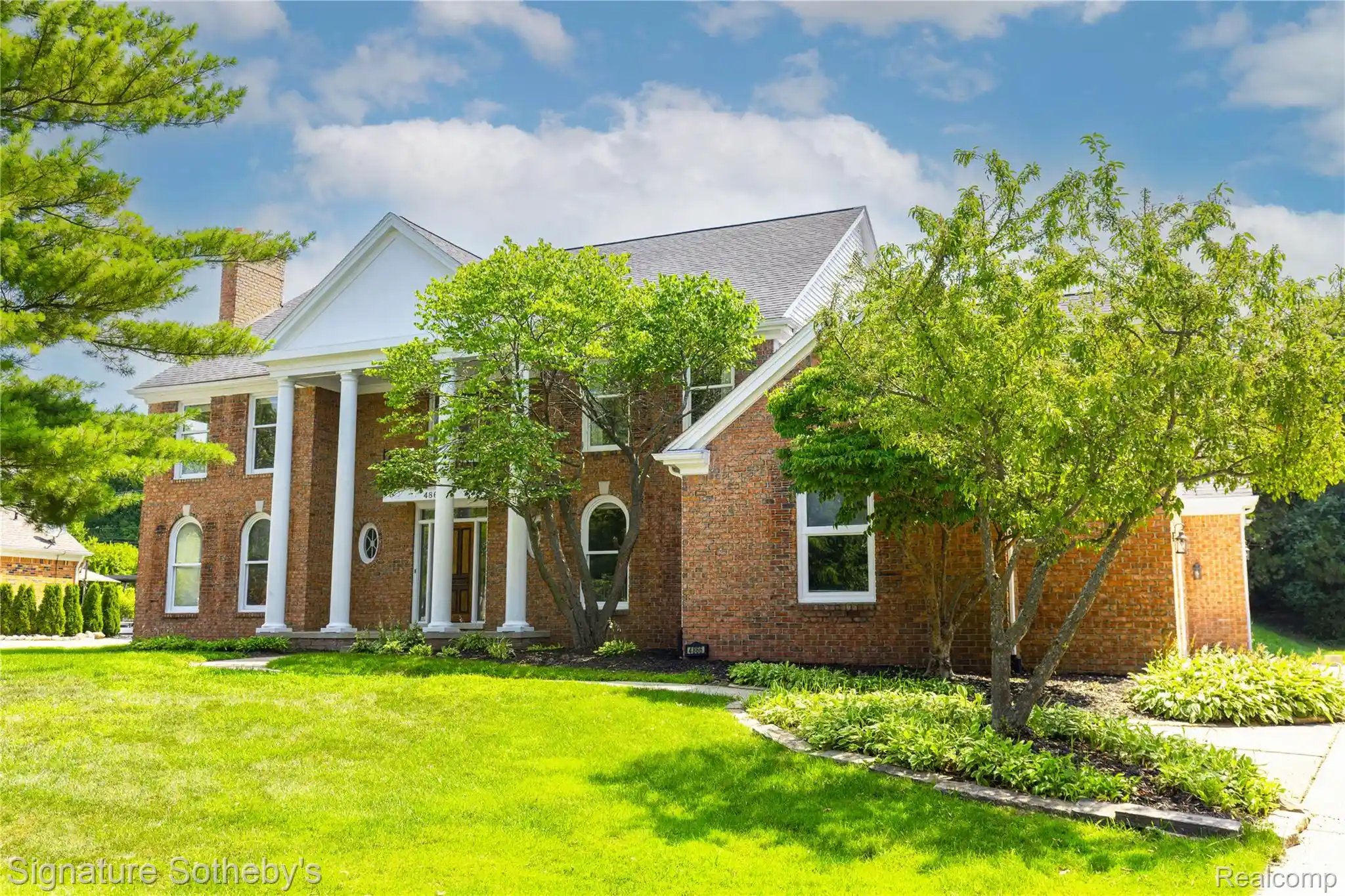 Photo 1 of Single family home for sale at 4866 Riverchase Dr, Troy, MI 48098 | MLS# 20261084251 | Listing updated on 2026-10-17