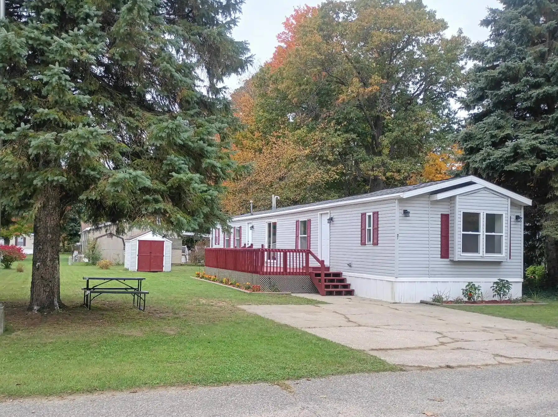 Photo 1 of Single family home for sale at 27 Locust Ct, Muskegon, MI 49445 | MLS# 71026055294 | Listing updated on 2026-10-16