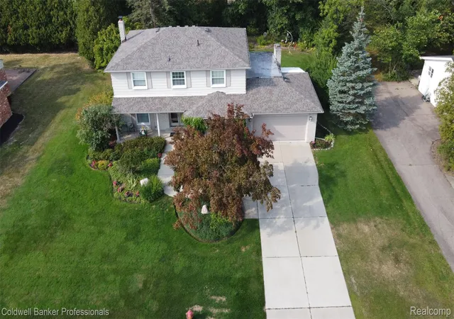 Photo 1 of Single family home for sale at 31925 Olde Franklin Dr, Farmington Hills, MI 48334 | MLS# 20261084291 | Listing updated on 2026-10-31