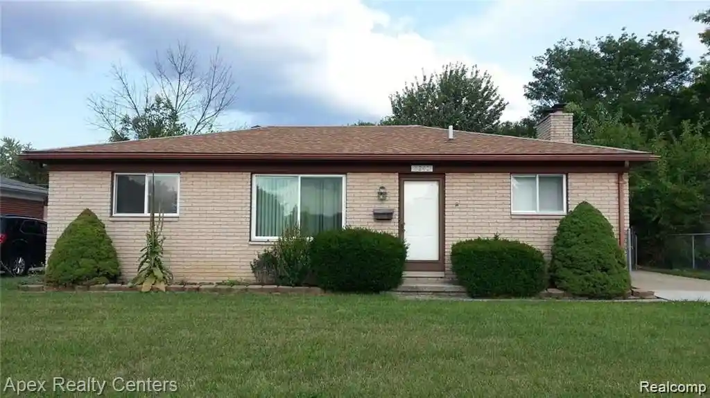 Photo 1 of Single family home for sale at 6240 N Farmington Rd, Westland, MI 48185 | MLS# 20261084316 | Listing updated on 2026-10-22