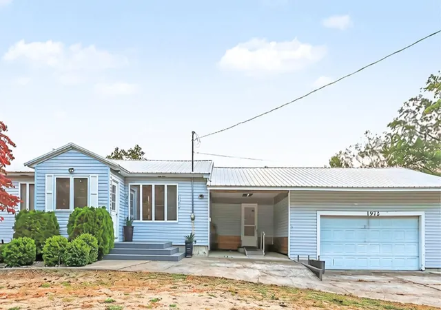 Photo 1 of Single family home for sale at 1972 S Maple Is Rd, Muskegon, MI 49442 | MLS# 71026055358 | Listing updated on 2026-10-30