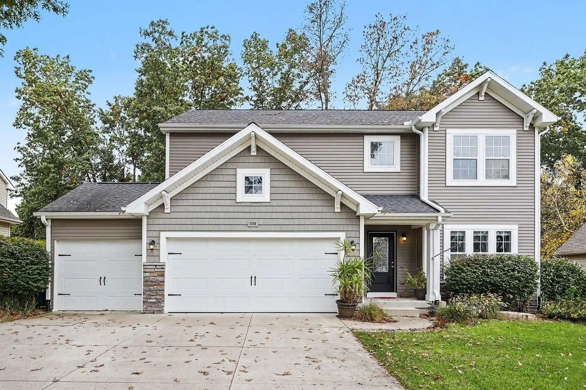 Photo 1 of Sale Pending at 1318 Ashton Woods Ct, Portage City Kalamazoo, MI 49024 | MLS# 62026055371 | Listing updated on 2026-10-23
