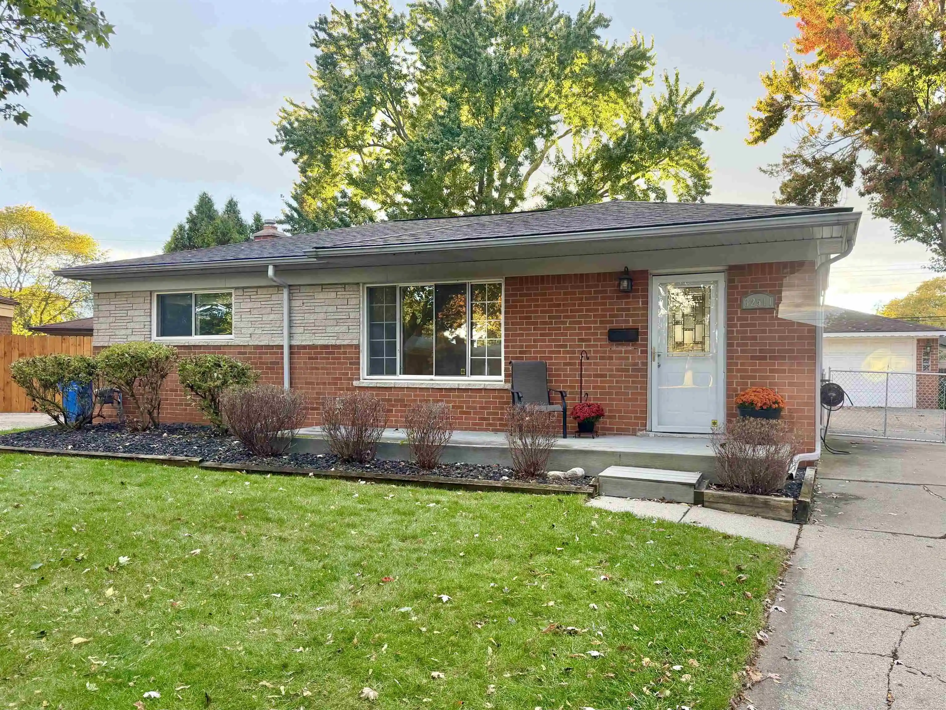 Photo 1 of Single family home for sale at 32511 Eiffel Ave, Warren, MI 48088 | MLS# 58050225209 | Listing updated on 2026-10-20