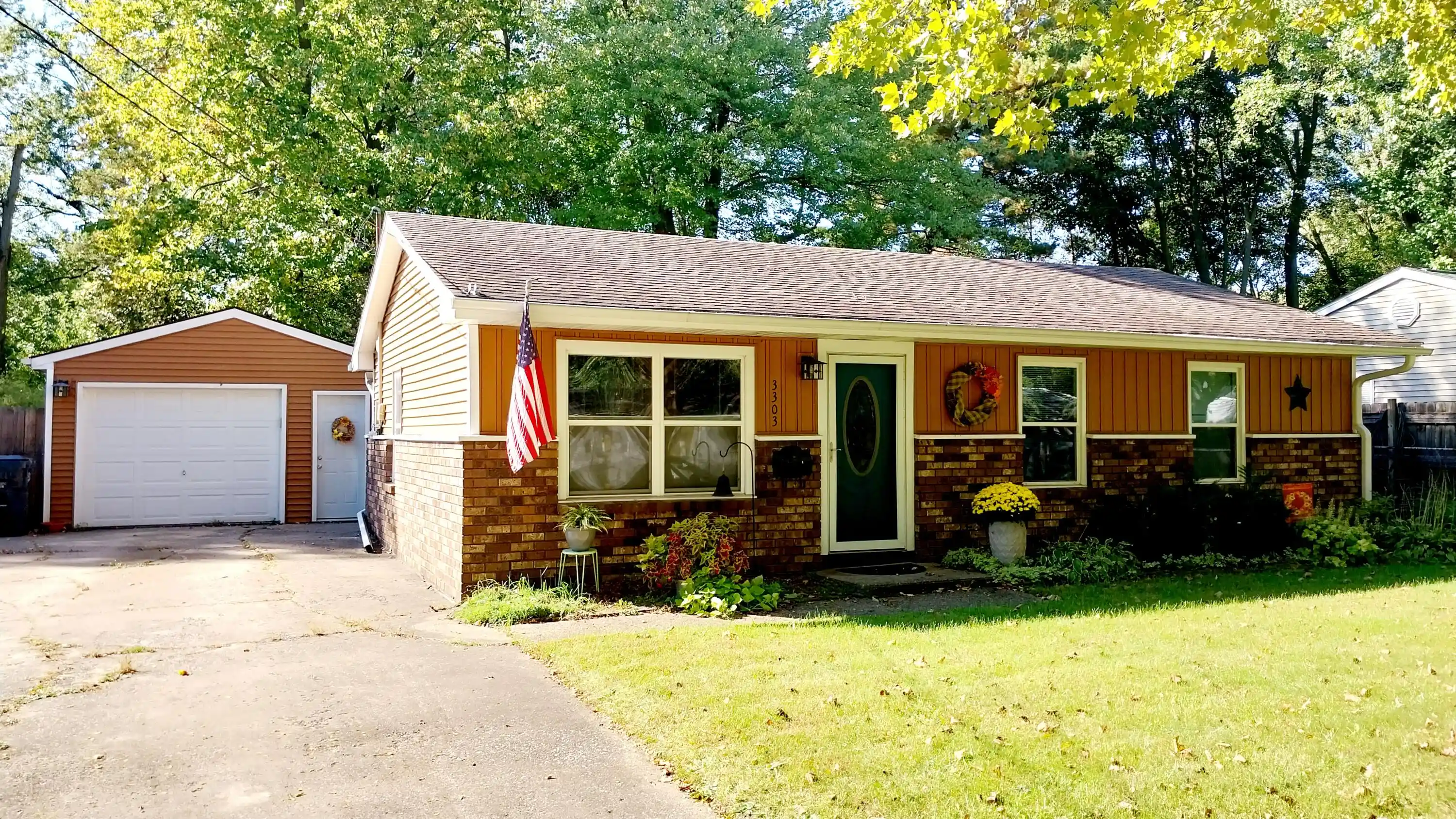 Photo 1 of Single family home for sale at 3303 Alpine St, Kalamazoo, MI 49004 | MLS# 66026055379 | Listing updated on 2026-10-17