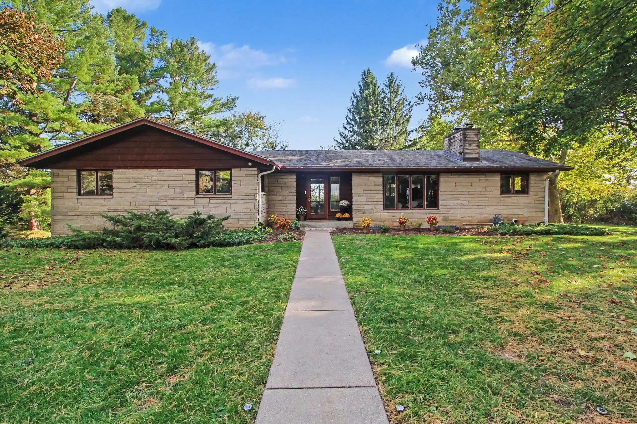 Photo 1 of Single family home for sale at 2875 Sunrise Ridge, Ann Arbor, MI 48105 | MLS# 81026055381 | Listing updated on 2026-10-22
