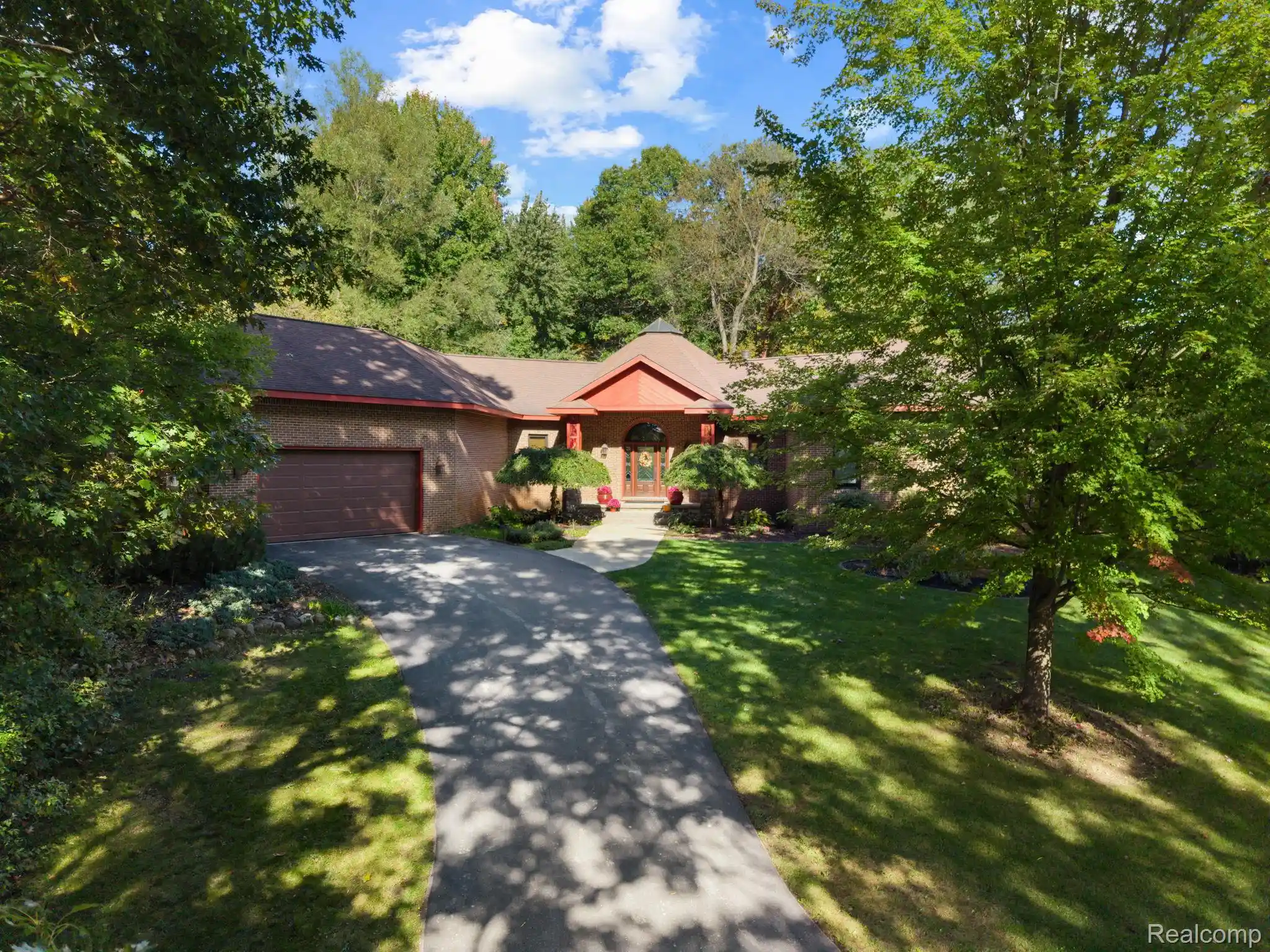 Photo 1 of Single family home for sale at 328 Kingslyn Farms Ct, Oxford, MI 48371 | MLS# 20261084361 | Listing updated on 2026-10-28