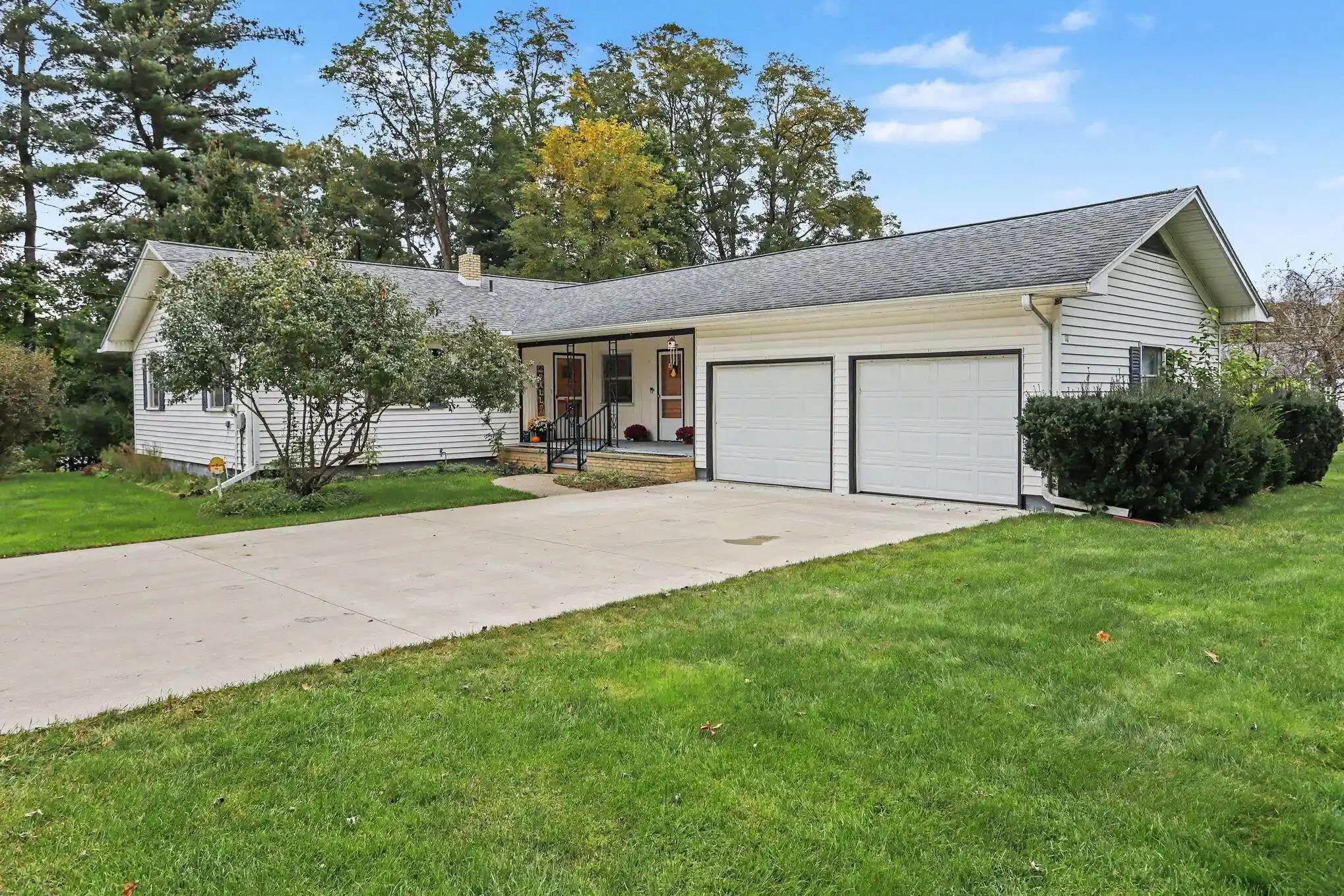Photo 1 of Single family home for sale at 111 Lakeview Ter, Paw Paw, MI 49079 | MLS# 69026055409 | Listing updated on 2026-10-17