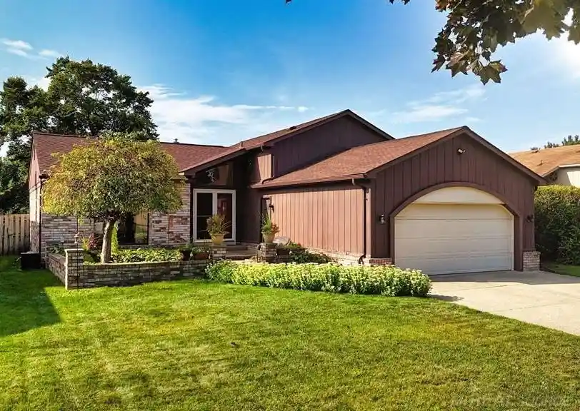 Photo 1 of Single family home for sale at 13742 Brookside Dr, Sterling Heights, MI 48313 | MLS# 58050225225 | Listing updated on 2026-10-18