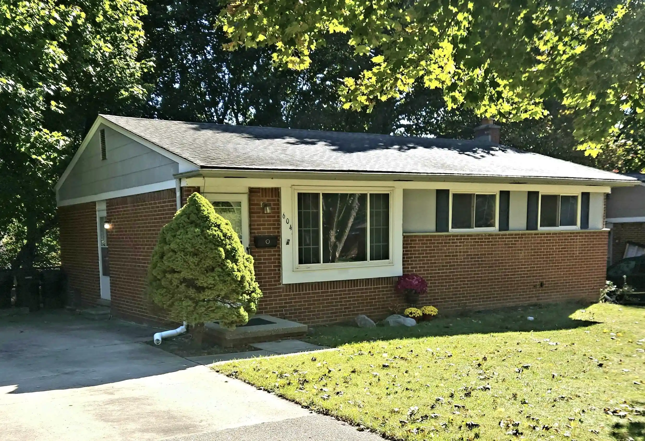 Photo 1 of Single family home for sale at 604 Leona Dr, Ann Arbor, MI 48103 | MLS# 81026055443 | Listing updated on 2026-10-19