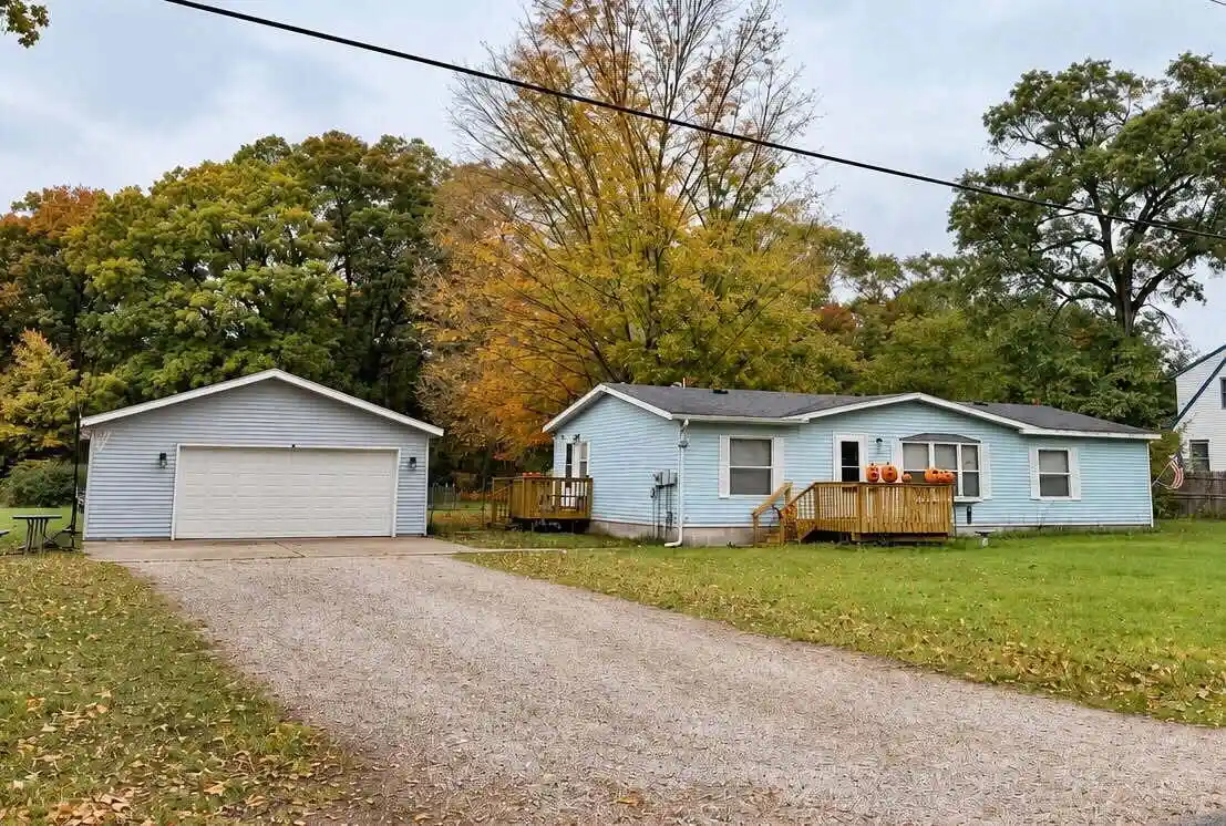 Photo 1 of Sale Pending at 1105 Parkway St, Muskegon, MI 49442 | MLS# 65026055445 | Listing updated on 2026-10-23