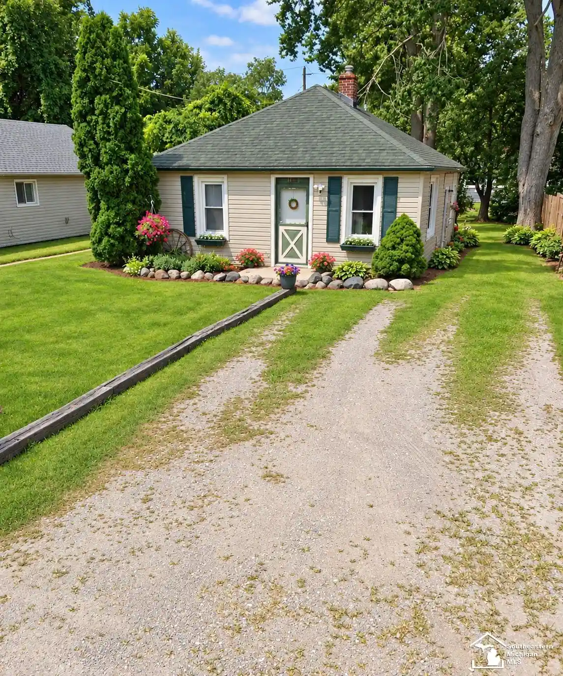 Photo 1 of Sale Pending at 14837 Monroe St, Flat Rock, MI 48134 | MLS# 57050225241 | Listing updated on 2026-10-22