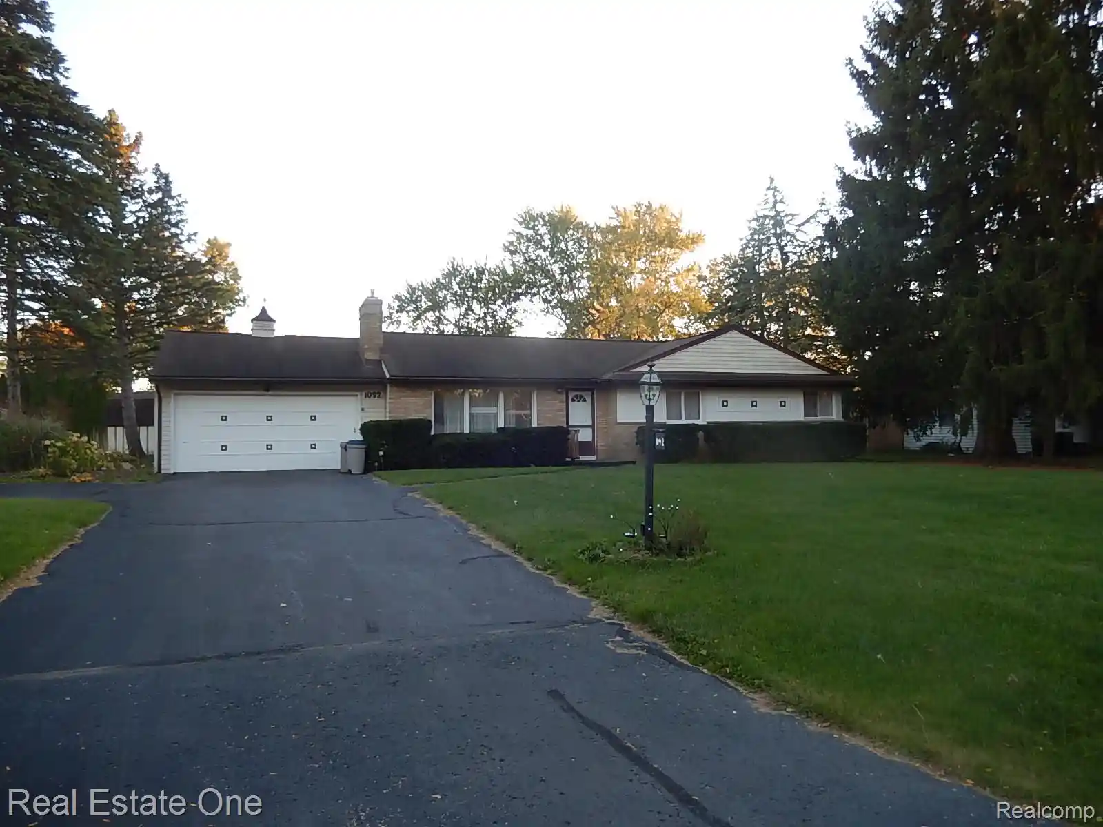 Photo 1 of Single family home for sale at 1092 Woodworth Dr, Grand Blanc, MI 48439 | MLS# 20261084448 | Listing updated on 2026-10-18