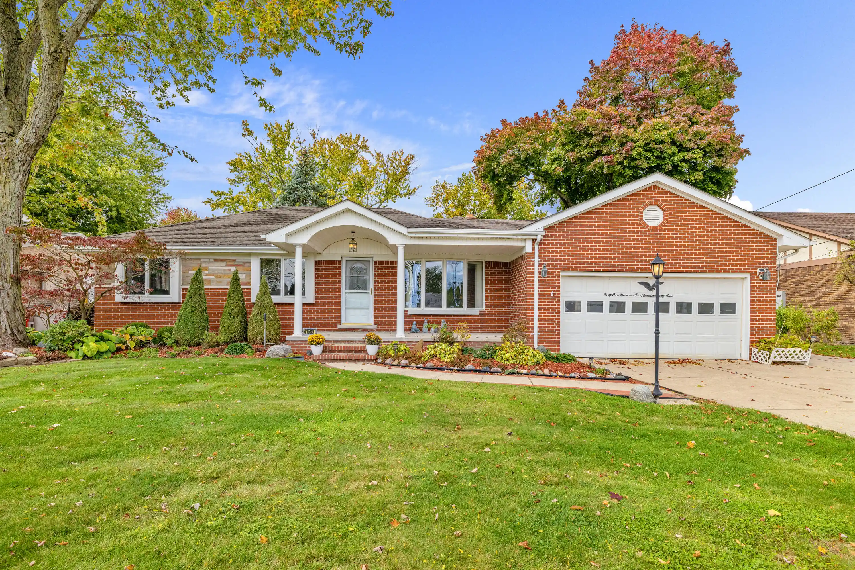 Photo 1 of Single family home for sale at 41589 Windmill St, Harrison Township, MI 48045 | MLS# 81026055466 | Listing updated on 2026-10-22