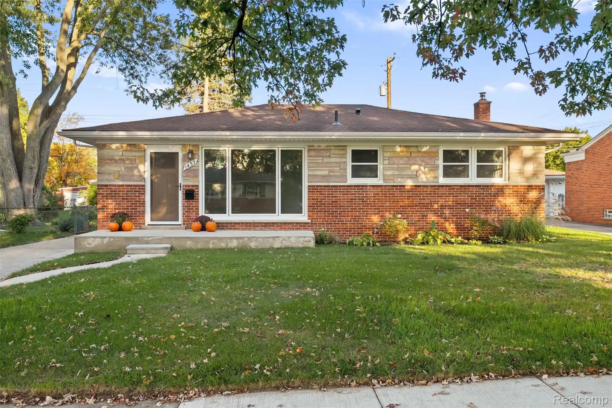 Photo 1 of Sale Pending at 1437 Jeffery St, Ypsilanti, MI 48198 | MLS# 20261084495 | Listing updated on 2026-10-27