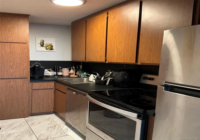 Photo 1 of Condo for sale at 8900 E Jefferson Ave #602, Detroit, MI 48214 | MLS# 20261084528 | Listing updated on 2026-10-27