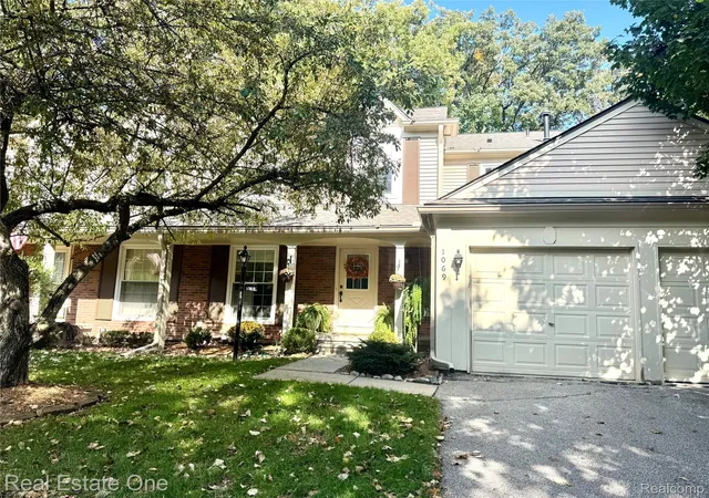 Photo 1 of Condo for sale at 1069 Paint Crk Ln #394, Rochester Hills, MI 48306 | MLS# 20261084545 | Listing updated on 2026-10-28