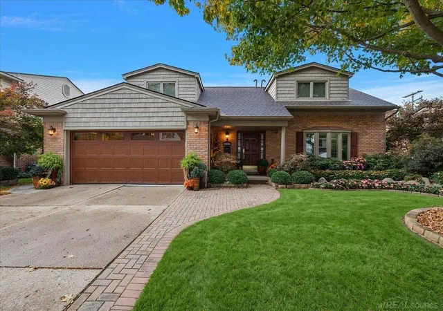 Photo 1 of Sale Pending at 23251 N Rosedale Ct, Saint Clair Shores, MI 48080 | MLS# 58050225273 | Listing updated on 2026-10-26