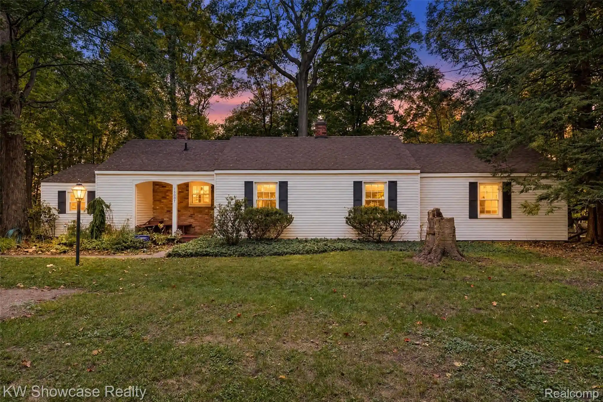 Photo 1 of Single family home for sale at 16007 Oak Dr, Livonia, MI 48154 | MLS# 20261084604 | Listing updated on 2026-10-25