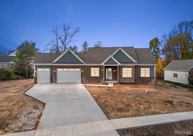 Photo 1 of Single family home for sale at 3291 High Knoll Dr, Highland, MI 48356 | MLS# 20261084615 | Listing updated on 2026-10-26