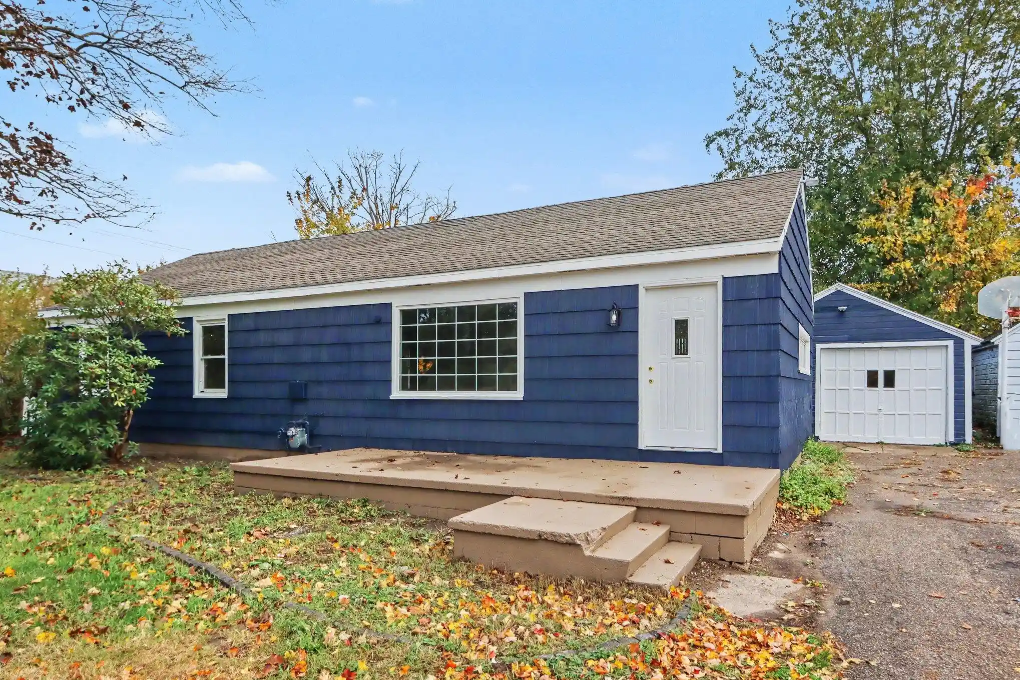 Photo 1 of Single family home for sale at 207 Eastern Ave, Allegan, MI 49010 | MLS# 65026055546 | Listing updated on 2026-10-19