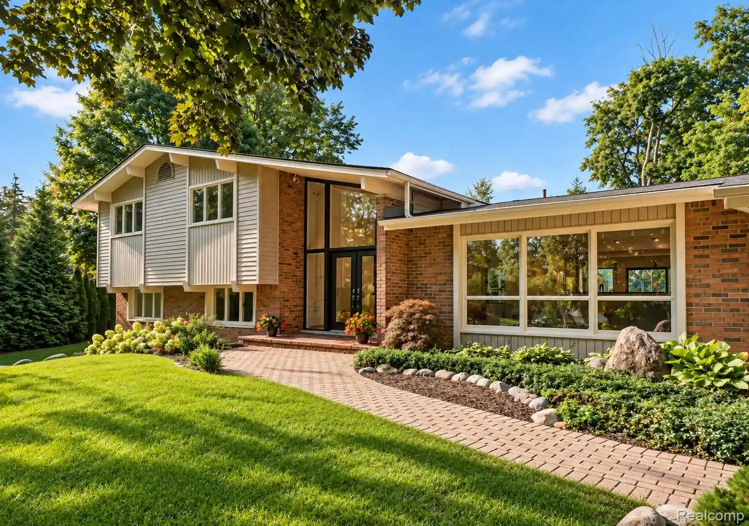 Photo 1 of Sale Pending at 2564 Charel Ct, West Bloomfield, MI 48324 | MLS# 20261084648 | Listing updated on 2026-10-24
