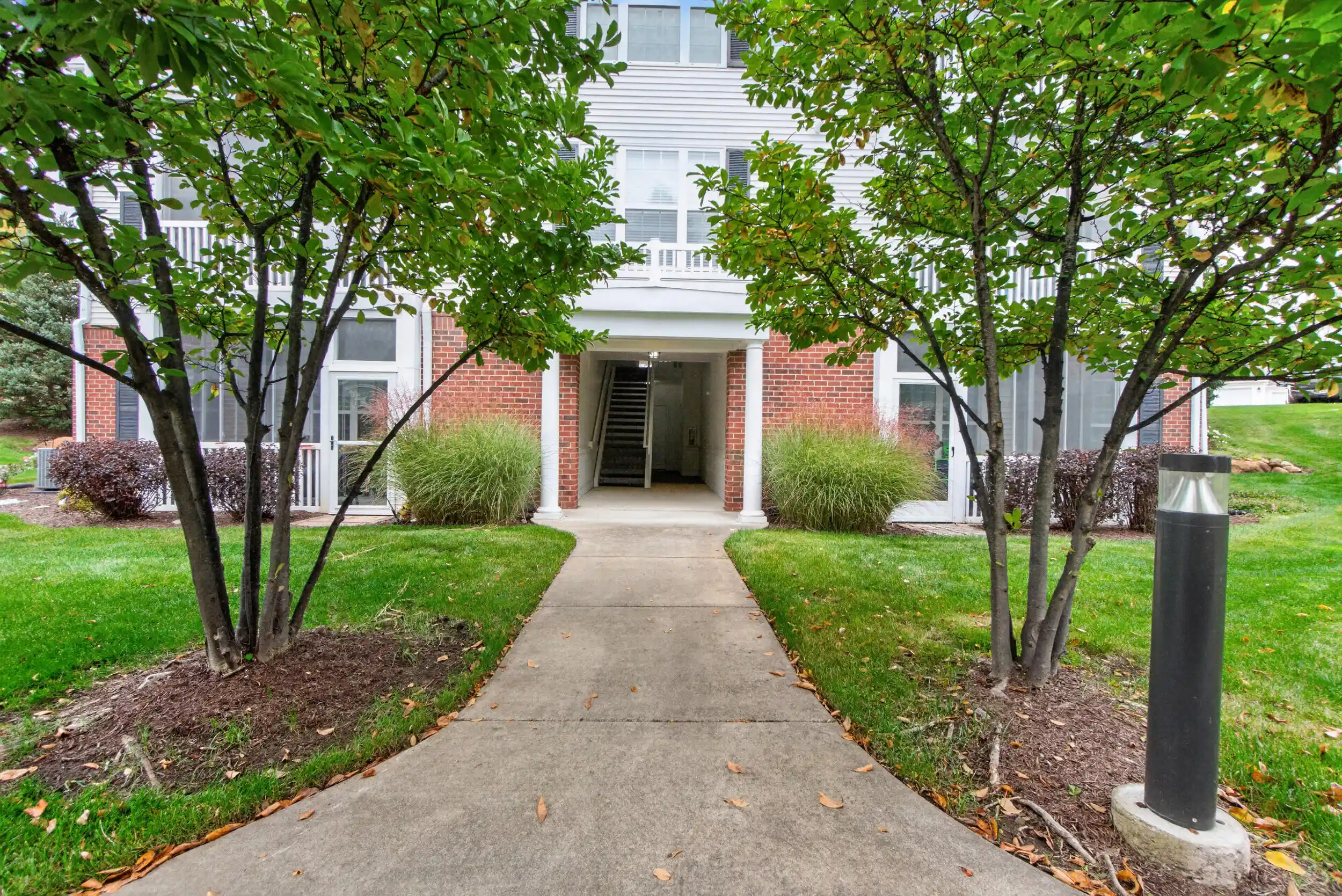 Photo 1 of Condo for sale at 1948 Coventry Cir, Jackson, MI 49201 | MLS# 55026055565 | Listing updated on 2026-10-22