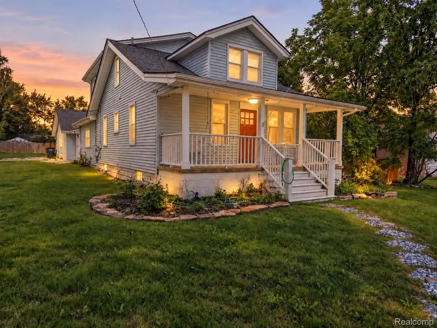 Photo 1 of Single family home for sale at 240 W Wattles Rd, Troy, MI 48098 | MLS# 20261084692 | Listing updated on 2026-10-20
