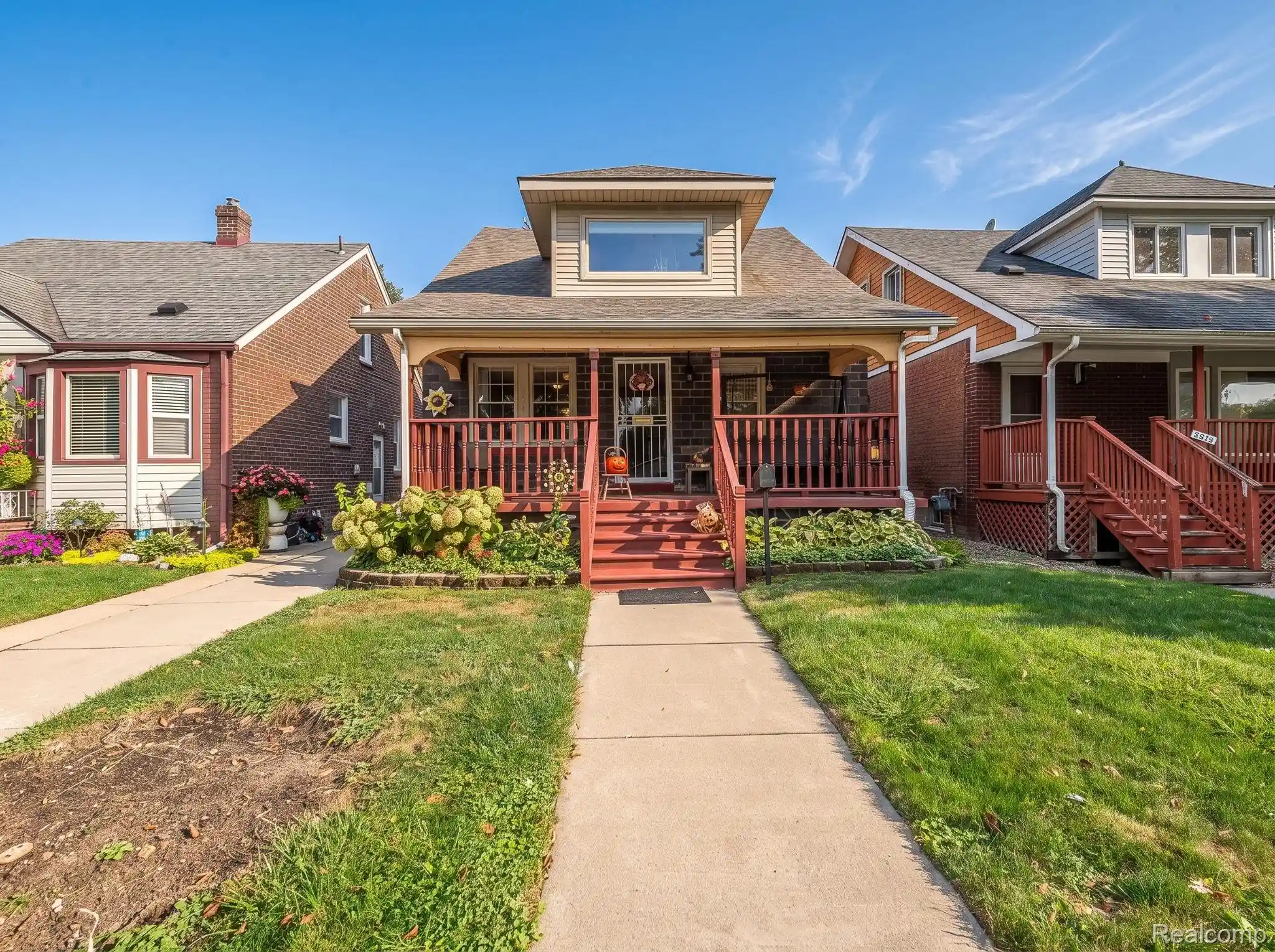 Photo 1 of Sale Pending at 1424 Fort Park Blvd, Lincoln Park, MI 48146 | MLS# 20261084693 | Listing updated on 2026-10-27