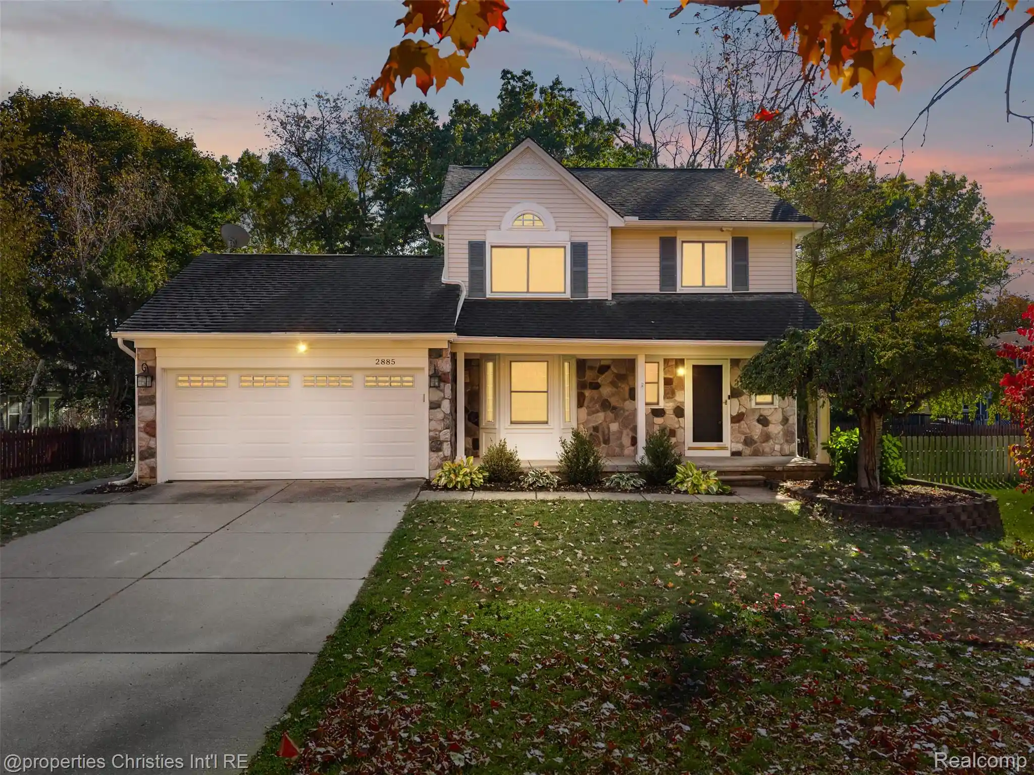 Photo 1 of Single family home for sale at 2885 Nottingham, Waterford, MI 48329 | MLS# 20261084711 | Listing updated on 2026-10-24