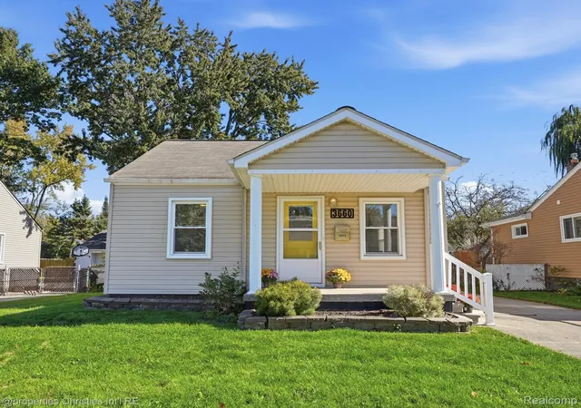 Photo 1 of Single family home for sale at 3660 Cummings Ave, Berkley, MI 48072 | MLS# 20261084773 | Listing updated on 2026-10-25