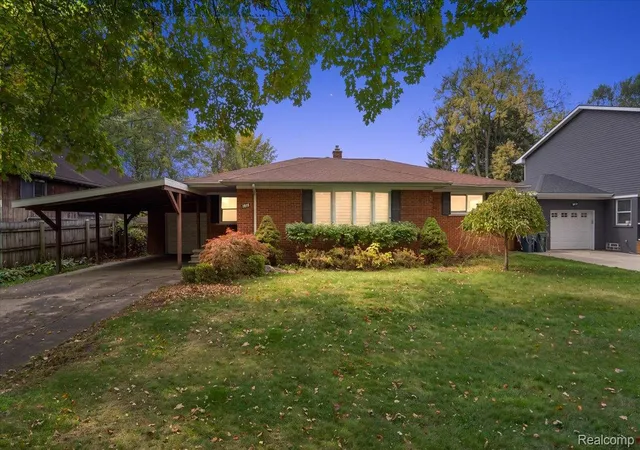 Single family home for sale at 1915 Beech Ln Dr, TroyCity_Oakland, MI 48083 | MLS# 20261084793