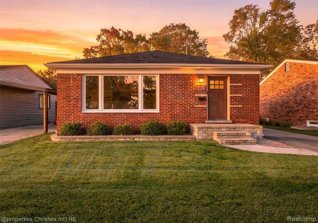Photo 1 of Single family home for sale at 1112 E 4th Street, Royal Oak, MI 48067 | MLS# 20261084804 | Listing updated on 2026-10-26