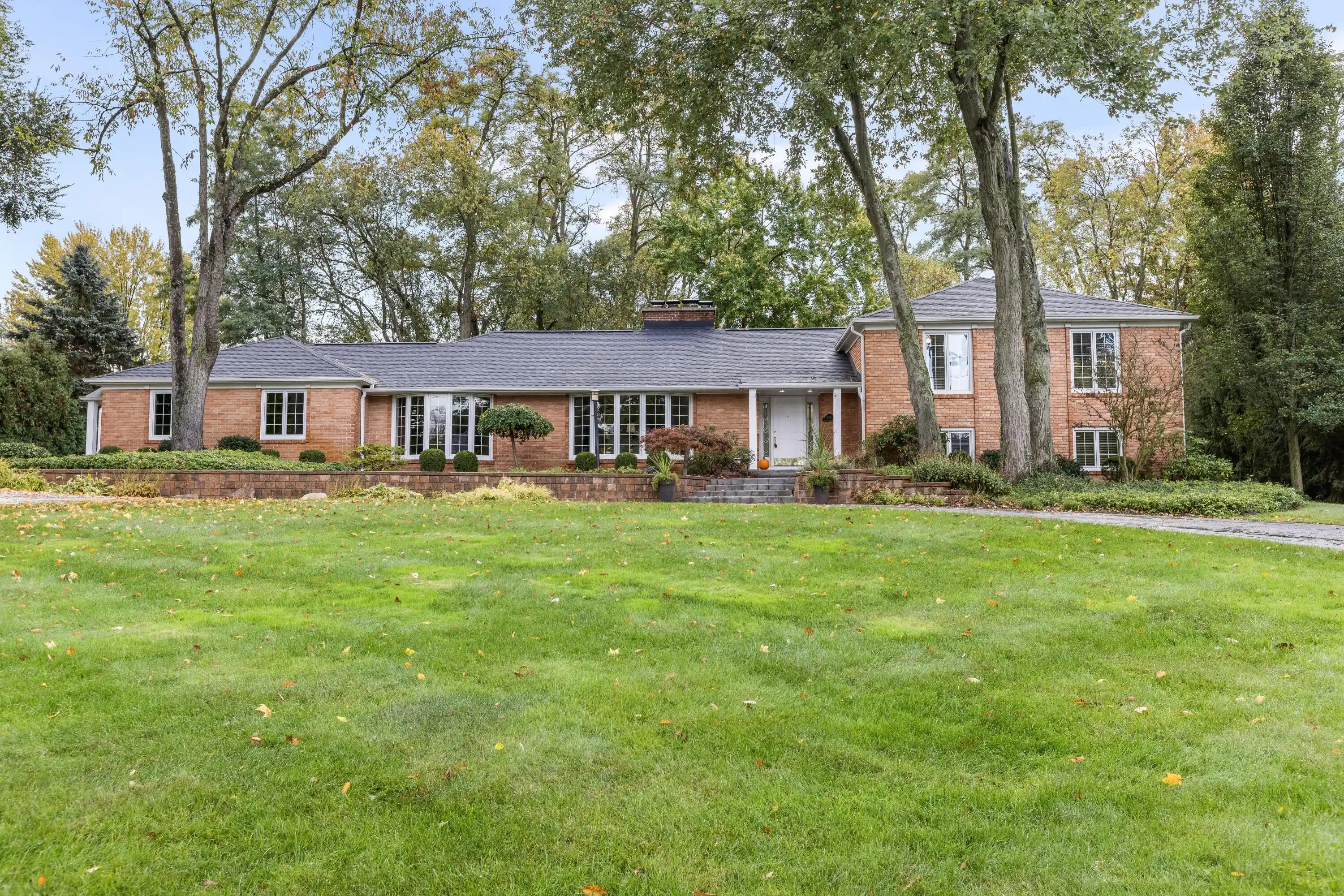 Photo 1 of Sale Pending at 145 Smithfield Rd, Battle Creek City Calhoun, MI 49015 | MLS# 64026055612 | Listing updated on 2026-10-21