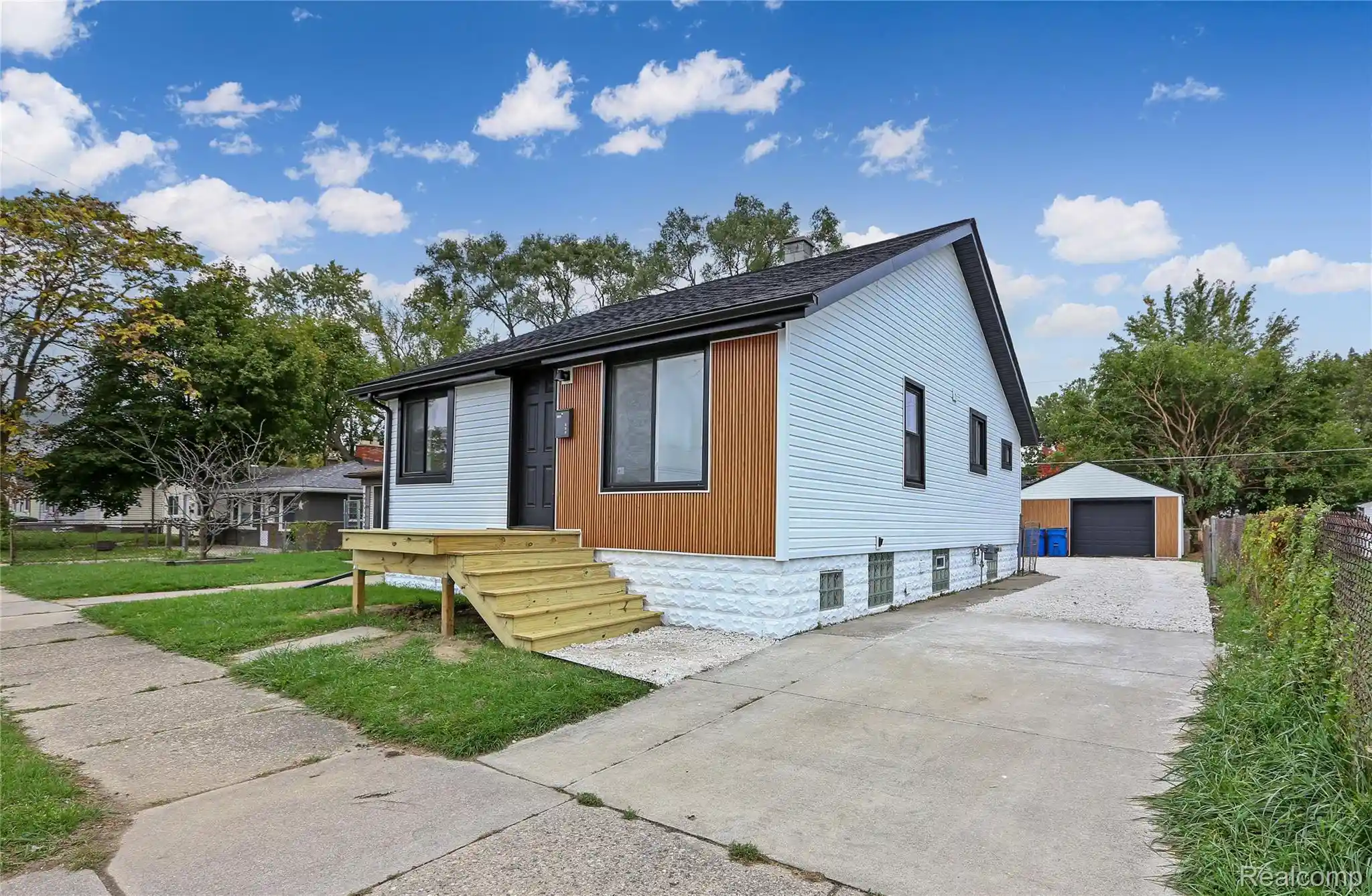 Photo 1 of Single family home for sale at 11236 Dodge Ave, Warren City Macomb, MI 48089 | MLS# 20261084815 | Listing updated on 2026-10-20