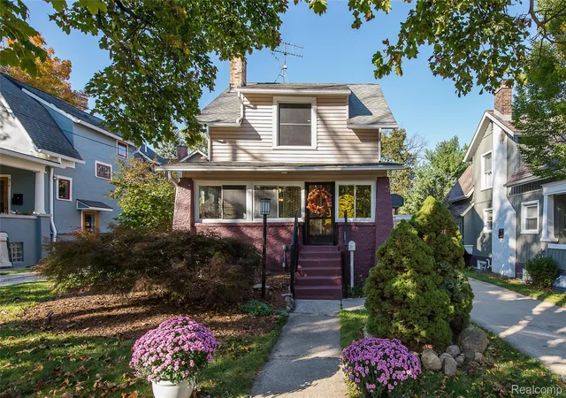 Photo 1 of Single family home for sale at 908 Willow St, Ann Arbor, MI 48103 | MLS# 20261084853 | Listing updated on 2026-10-26