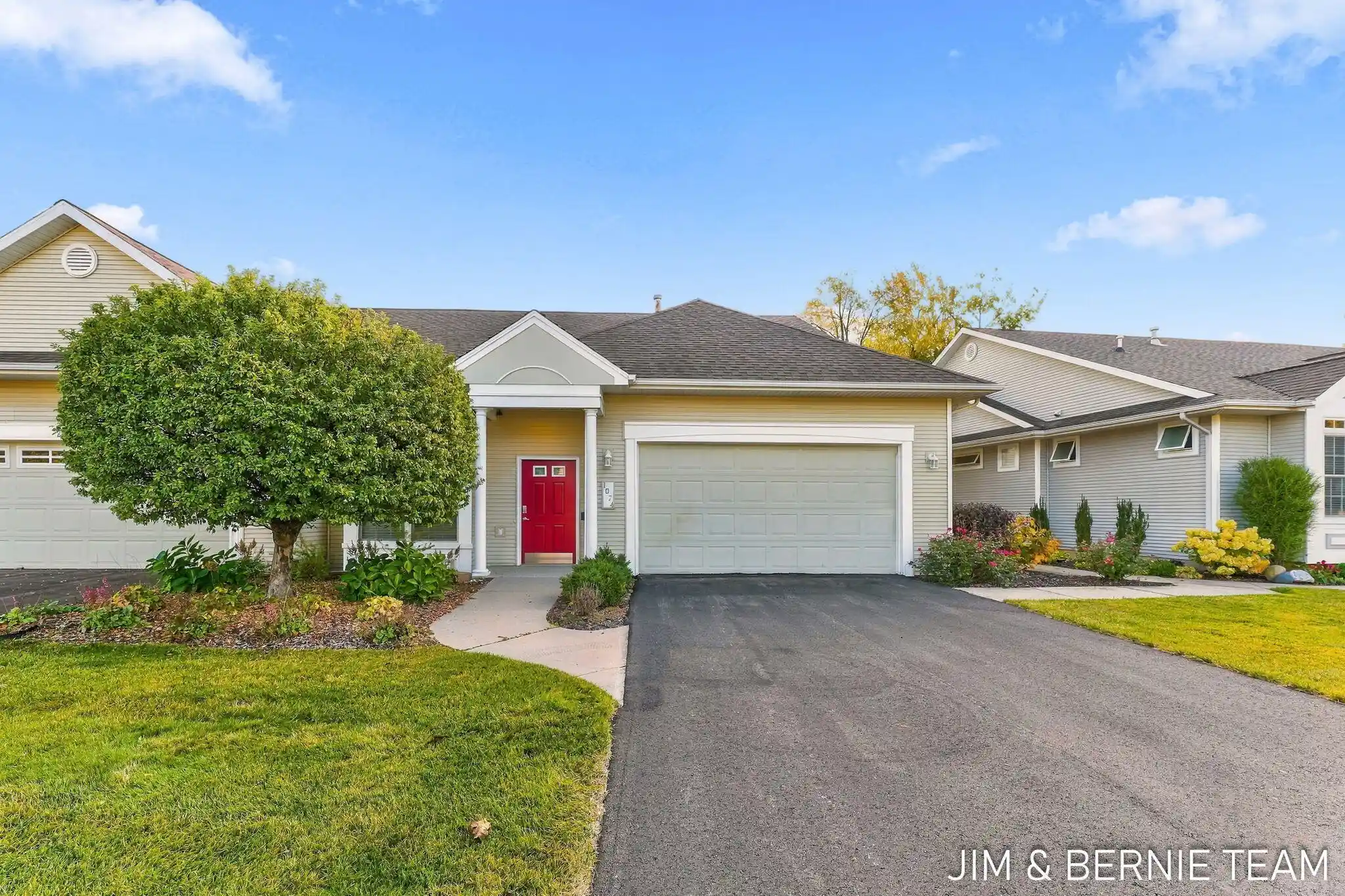 Condo for sale at 1074 Barrington NW #84, Grand Rapids, MI 49534 | MLS# 71026055627