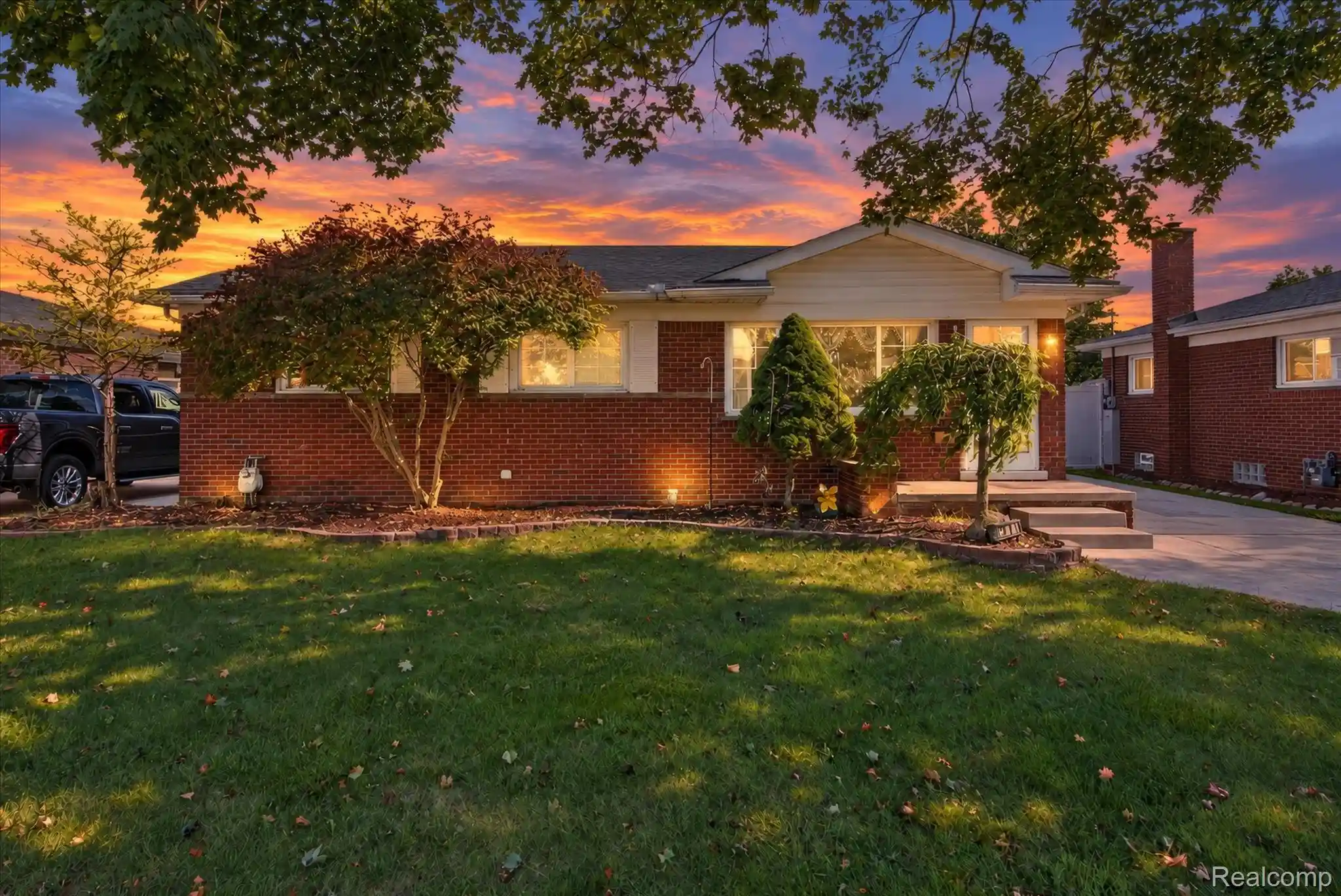 Photo 1 of Single family home for sale at 2977 Norwood Dr, Trenton City Wayne, MI 48183 | MLS# 20261084863 | Listing updated on 2026-10-21
