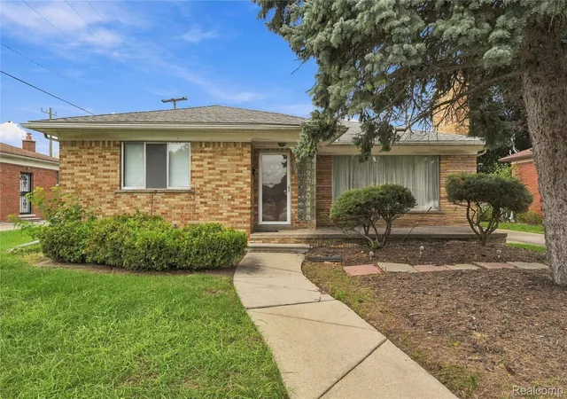 Photo 1 of Single family home for sale at 22001 Beverly St, Oak Park City Oakland, MI 48237 | MLS# 20261084873 | Listing updated on 2026-10-31