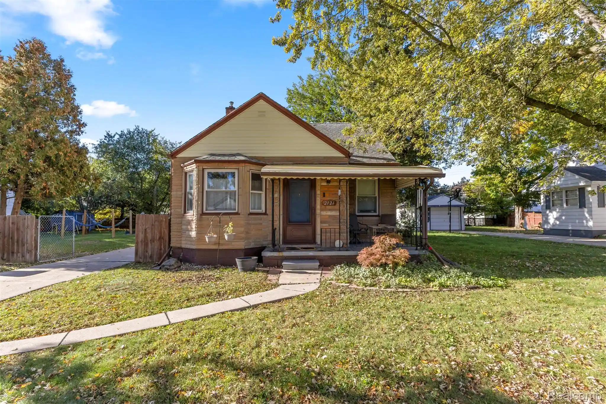 Photo 1 of Single family home for sale at 2121 Cicotte Ave, Lincoln Park, MI 48146 | MLS# 20261084882 | Listing updated on 2026-10-24